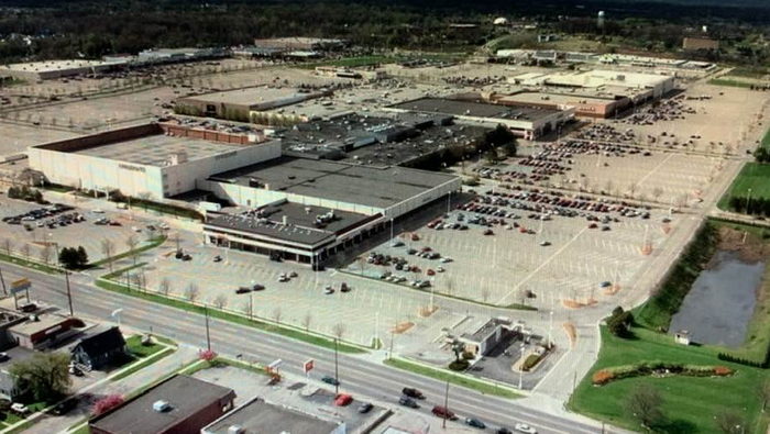 Summit Place Mall (Pontiac Mall) - Vintage Photo (newer photo)